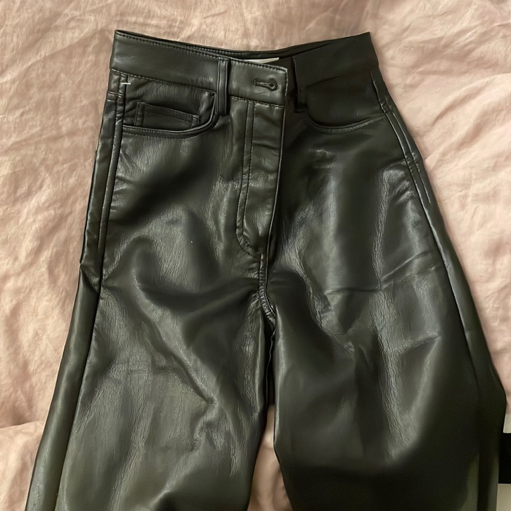 Aritzia Melina pants NWOT